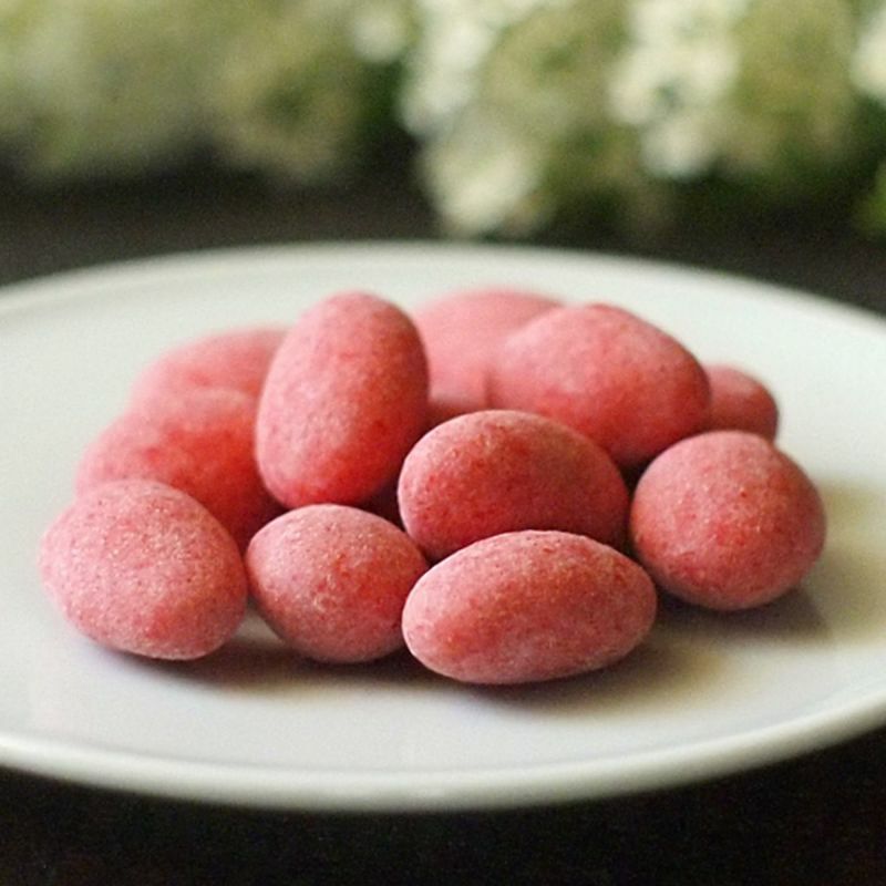 つぶつぶいちごアーモンドチョコ