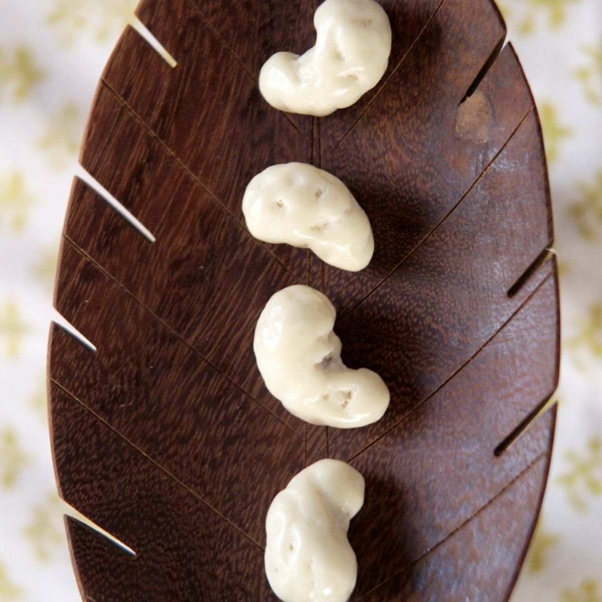 カシューナッツホワイトチョコ